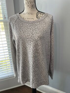Coco + Carmen Light Gray Leopard Print Long Sleeve Top